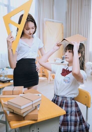 春潮烂熳海棠红