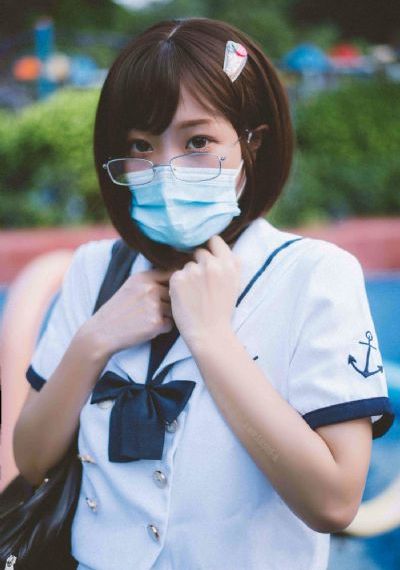 女子自称长得好看不想排队